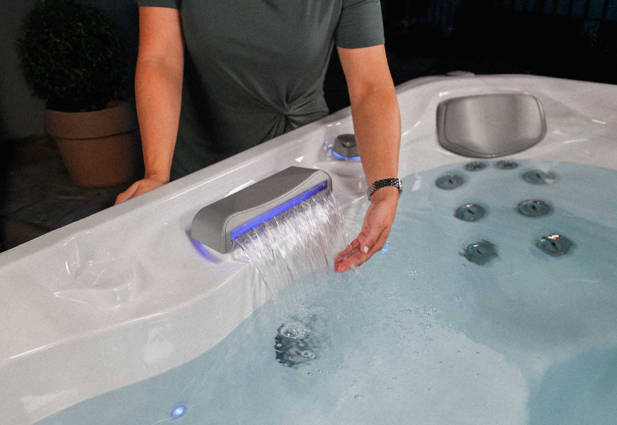How to Maintain Hot Tub Temperature in Inflatable Spas