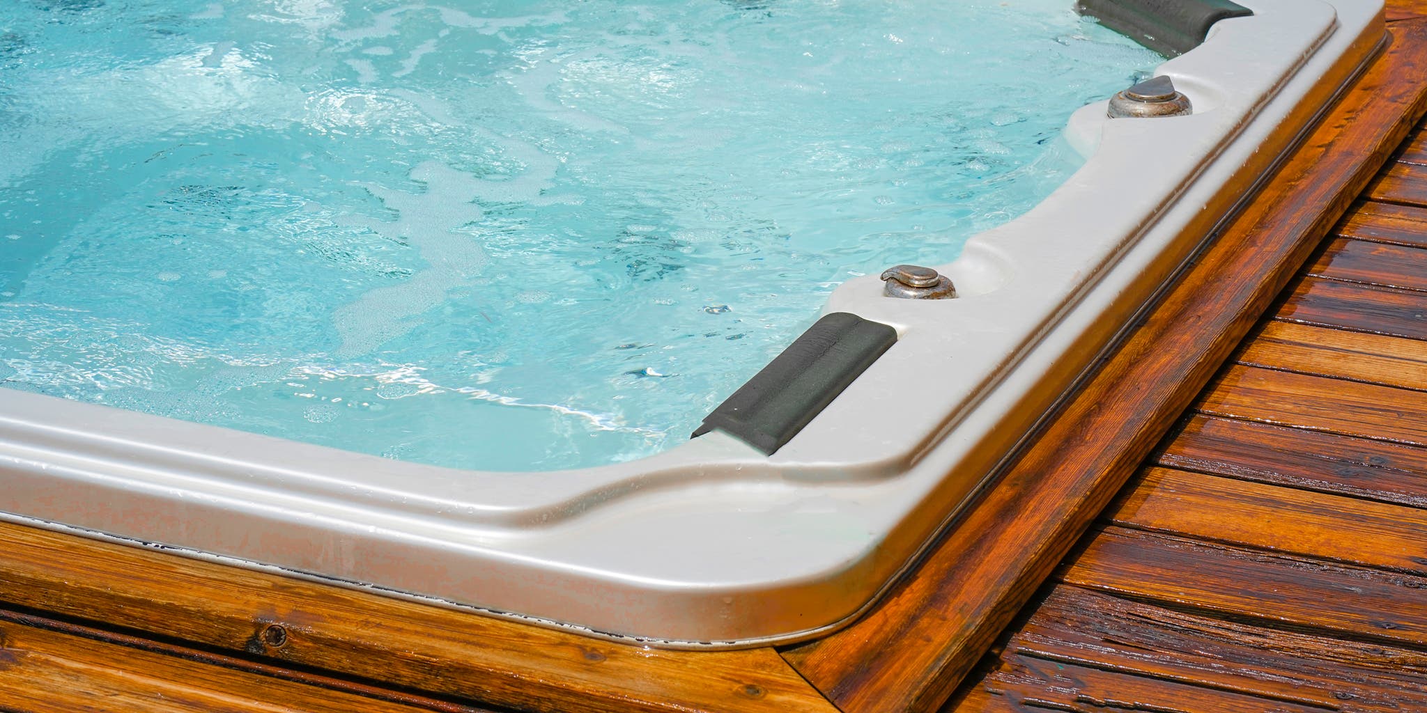 maintaining hot tub temperature