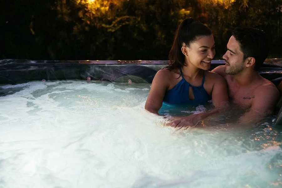 hot tub shoulder jet placement